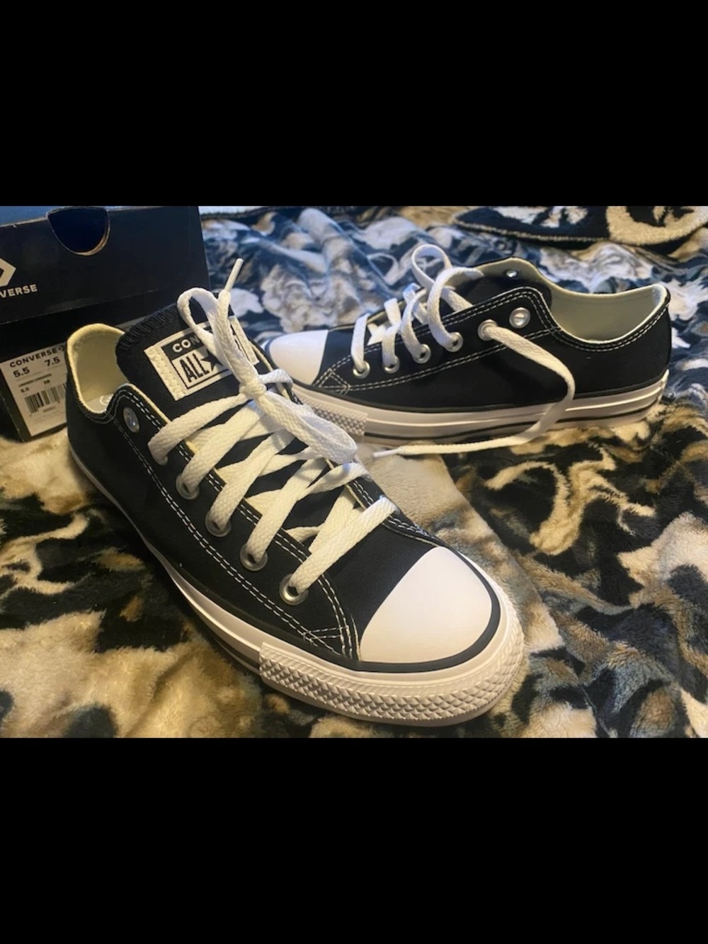 Converse 7.5 chuck taylors